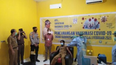 VAKSIN PERTAMA BUPATI SOPPENG