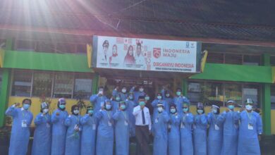 TIM VAKSINASI DINAS KESEHATAN